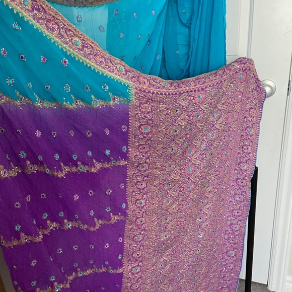 Super fancy beautiful embroidered 2 toned saree bridal - Picture 5 of 9